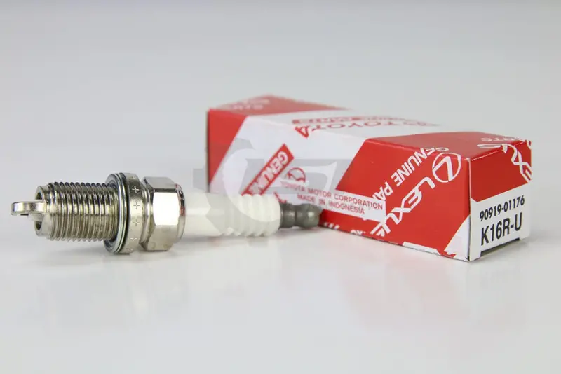 1 X Genuine Toyota Spark Plug For 4 Runner Landcruiser Tarago Yaris 90919-01176 1