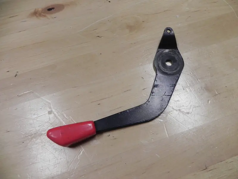911 Used Defrost Vent Lever 1