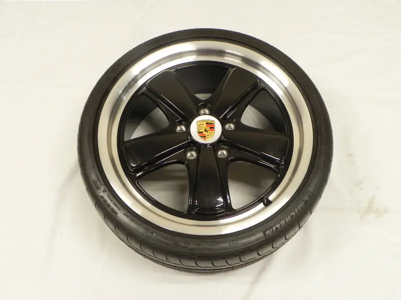 (Like-New) 997 Sport Classic Wheel & Tire 8.5J X 19 - 2009-2012 1