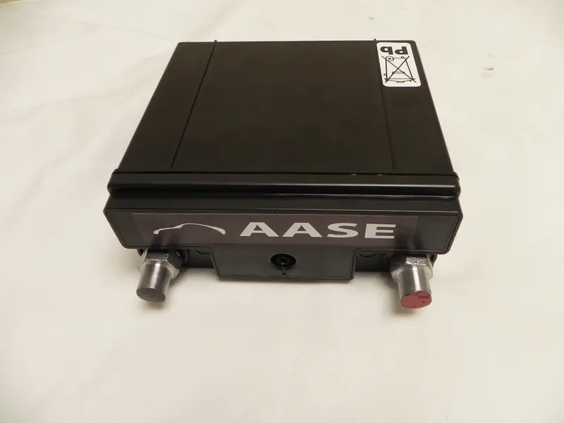 (New) 12V Dry Cell Battery And Strap 1