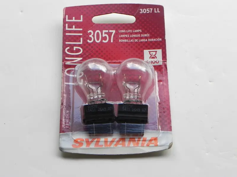 (New) 14 Volt 27 Watt Light Bulb 1