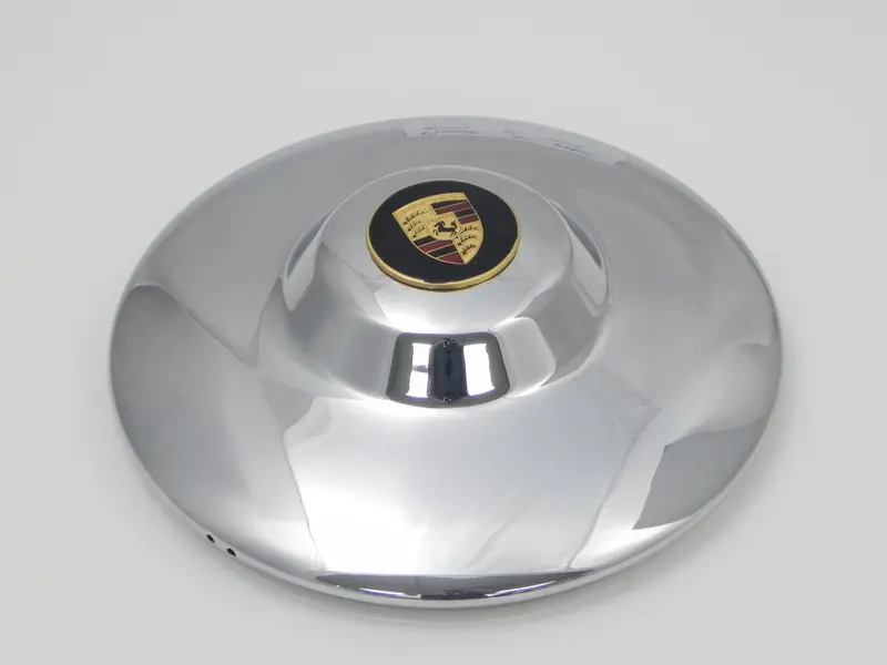 (New) 356 A/B Super Hubcap With Gold Enameled Crest - 1950-63 1