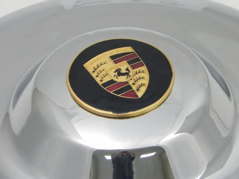 (New) 356 A/B Super Hubcap With Gold Enameled Crest - 1950-63 2