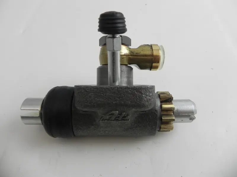 (New) 356 Left Front Wheel Cylinder - 1950-63 2