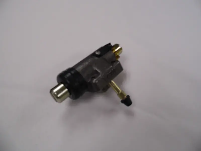 (New) 356 Right Front Wheel Cylinder - 1950-63 1