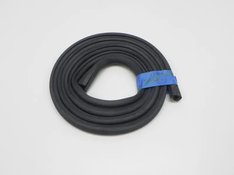 (New) 356 Spdstr/Rdstr/Convd Concours Windshield Top Rubber Seal - 1954-62 1