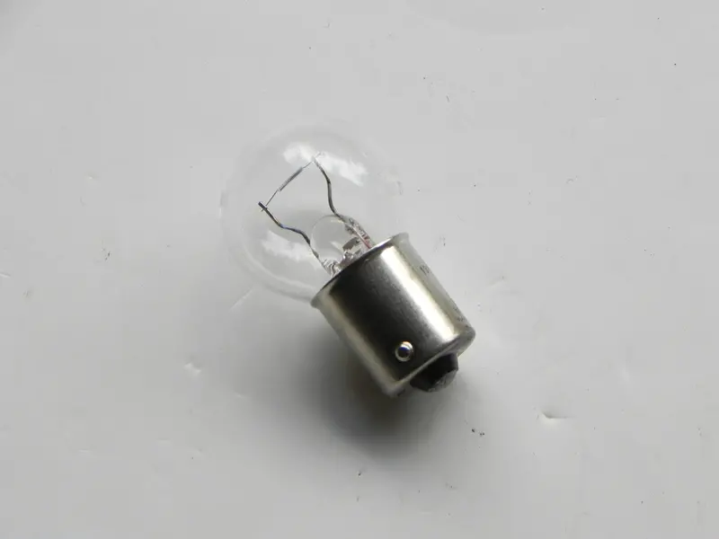 (New) 6 Volt 18 Watt Light Bulbs 1