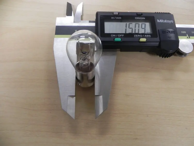 (New) 6 Volt 18 Watt Light Bulbs 2