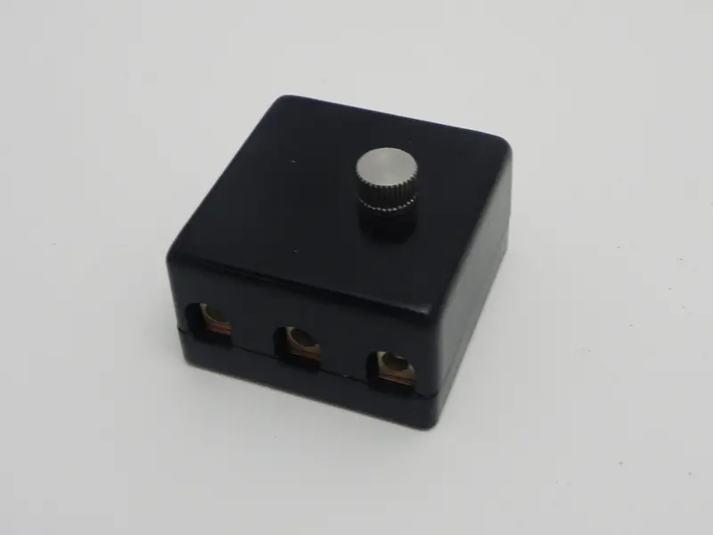 (New) 911 3 Pole Fuse Box - 1970-73 1