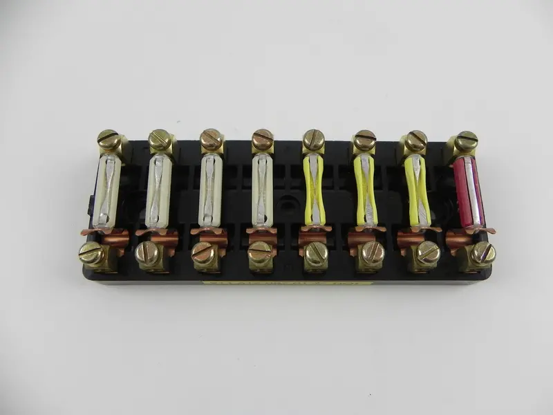 (New) 911 8 Pole Fuse Box - 1974-89 1