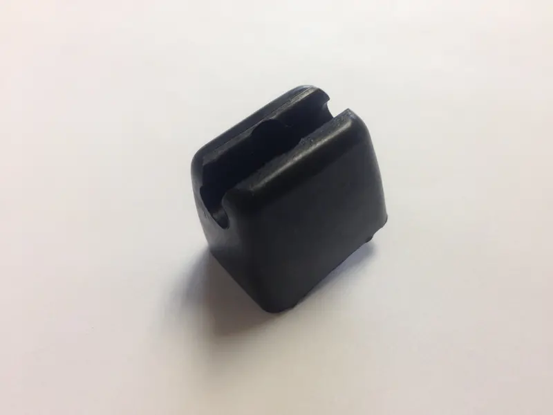 (New) 911/912/928/930 Black Sunvisor Clip - 1965-98 1
