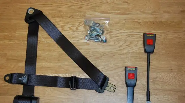 (New) 911/912/930 Pair Of Red Or Black Front Retractable Seat Belts - 1965-93 2
