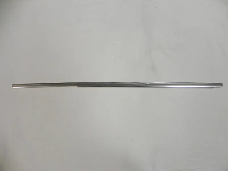 (New) 911/912 Coupe Door Top Trim Right - 1965-83 1