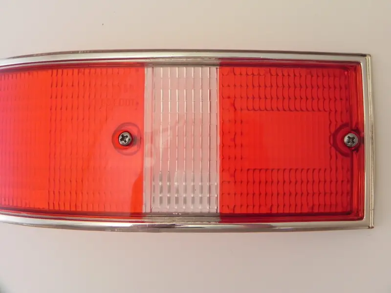 (New) 911/912 Left Side Usa Tail Light Lens With Silver Trim - 1969-72 2