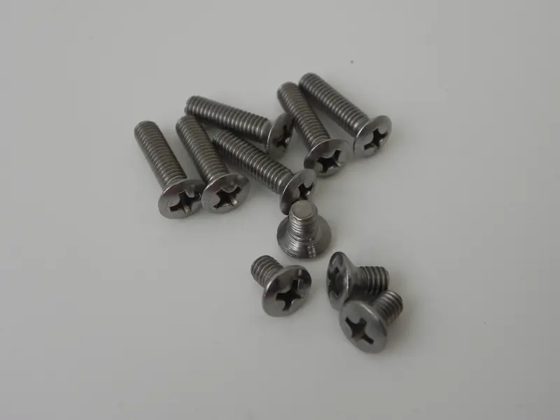 (New) 911/912 Quarter Window Latch Screw Set - 1965-77 1