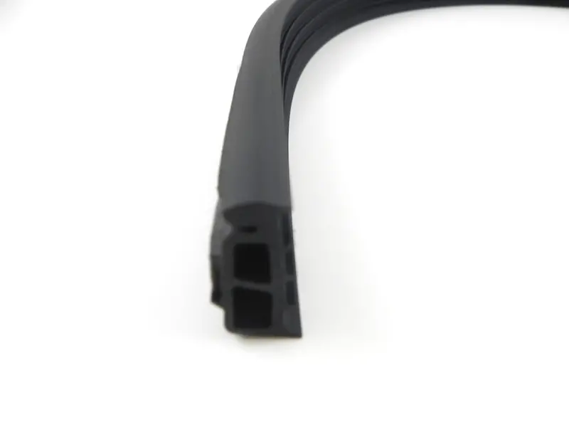 (New) 911/912 Rear Bumper Top Seal - 1965-68 2