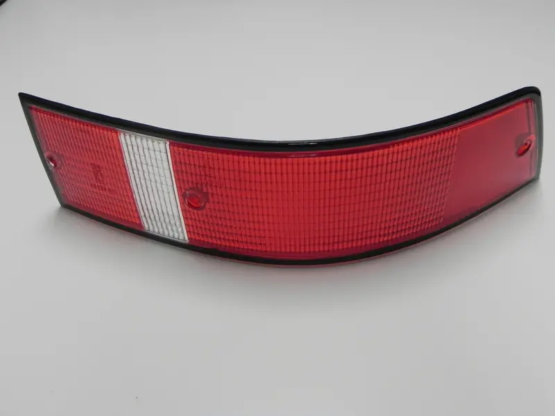 (New) 911/912E/930 Right Side Usa Tail Light Lens With Black Trim - 1973-89 1