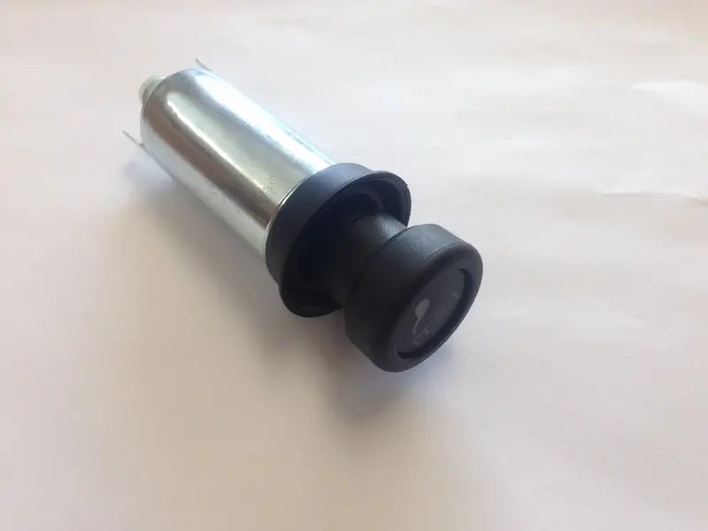(New) 911/930 Cigarette Lighter - 1970-89 1