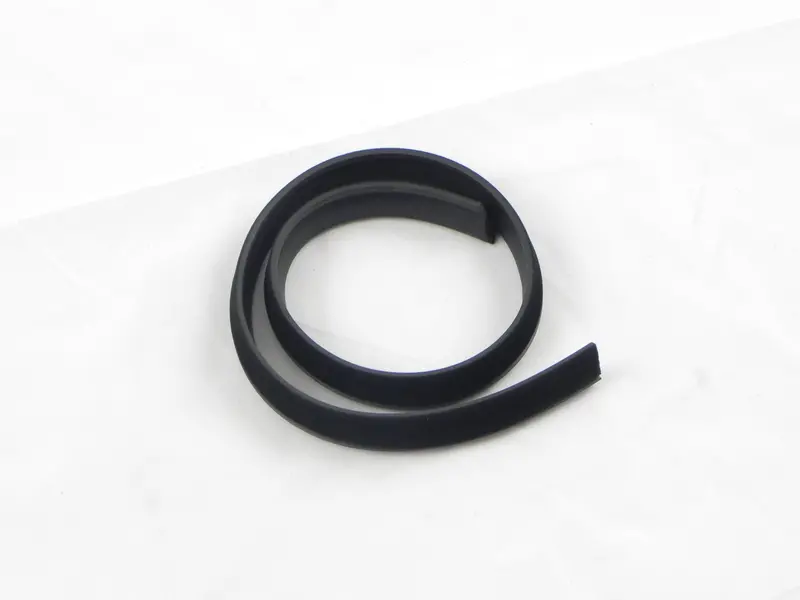 (New) 911/964 Targa/Cabriolet Outer Right Window Seal Against Door Glass - 1965-94 1