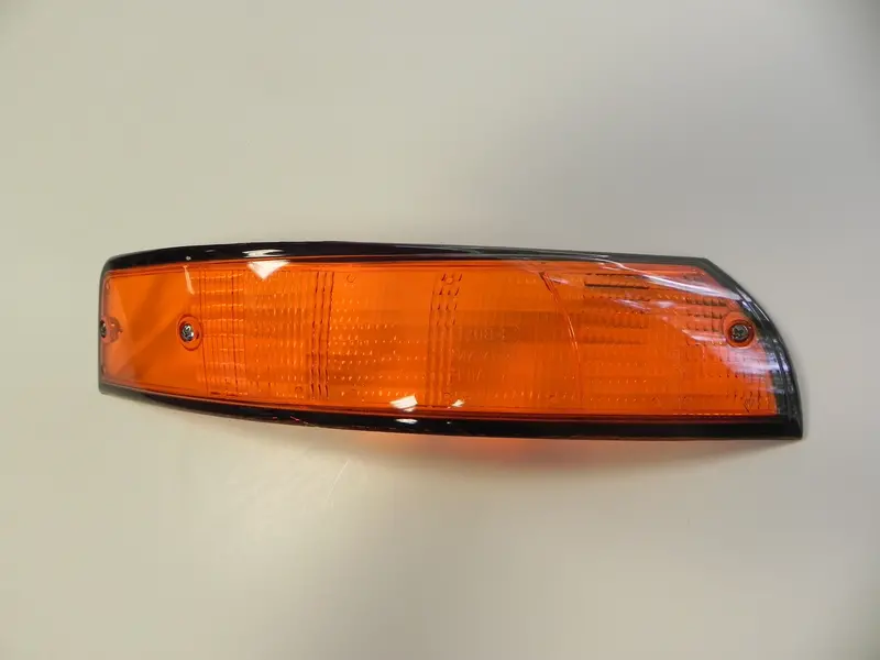 (New) 911 Porsche Right Front Us Turn Signal Lens With Black Trim - 1973 1