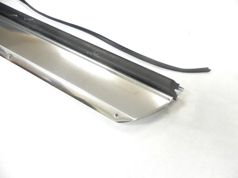 (New) 911 Rs Left Rocker Molding - 1973 2
