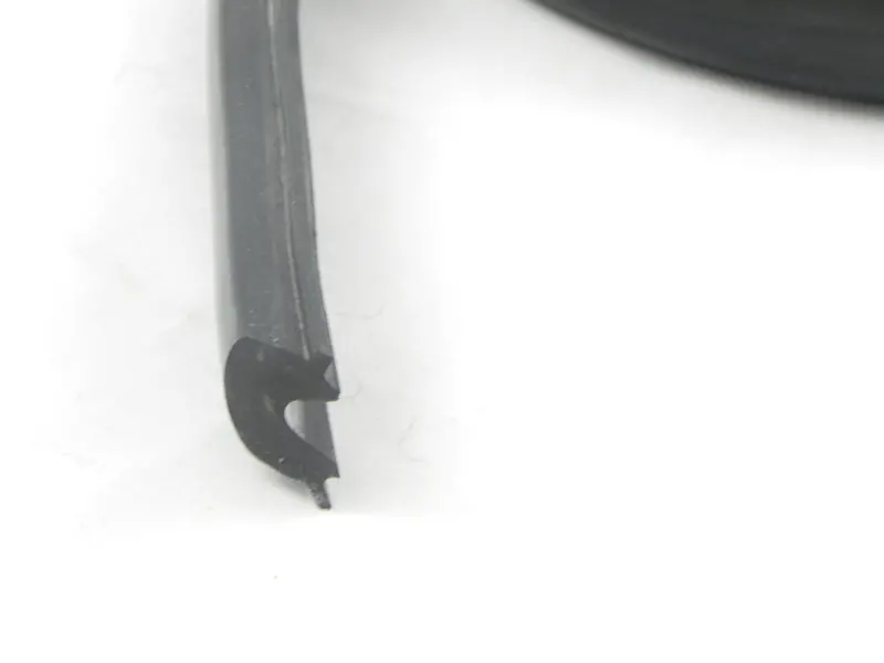 (New) 911 Rubber Insert For S Trim Rocker Deco - 1965-68 2