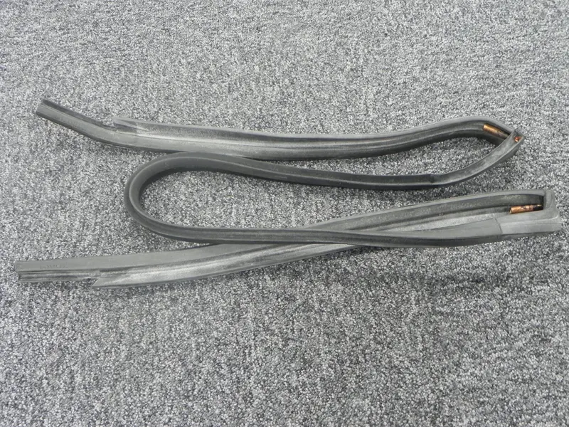 (New) 911 Targa Windshield Frame To Top Seal - 1967-69 2