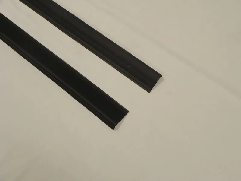(New) 911 Threshold Profile Rubber Pair - 1965-75 2