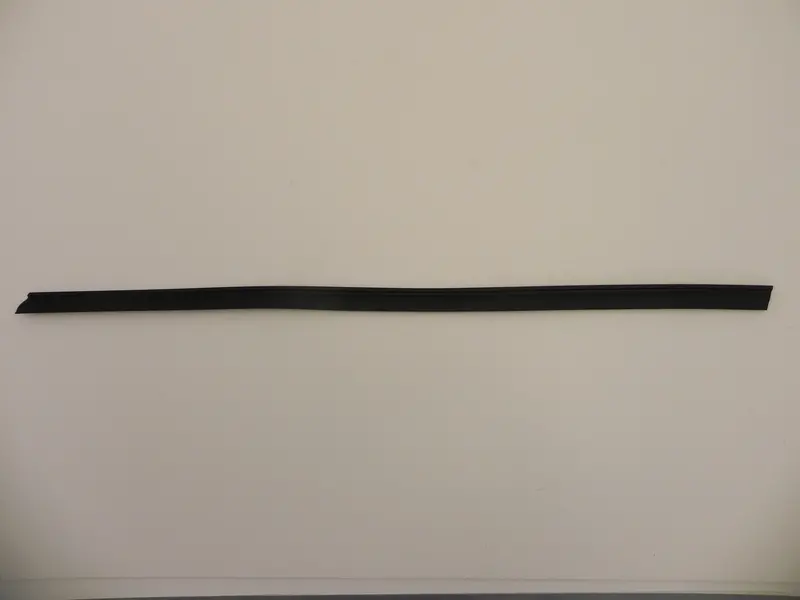 (New) 914 Door Window Slot Seal Left, Outer Scraper - 1970-76 1