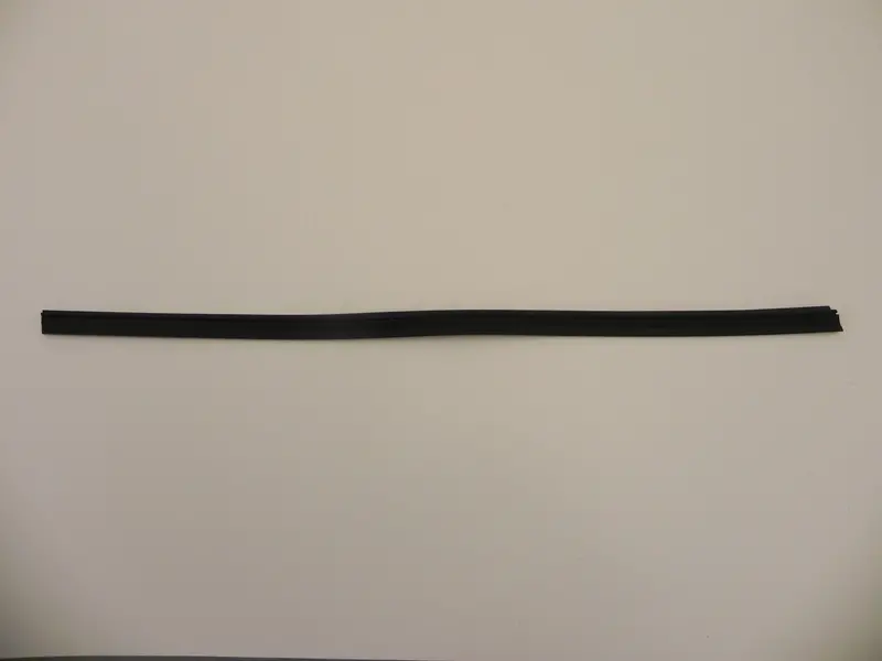 (New) 914 Door Window Slot Seal Left, Outer Scraper - 1970-76 2