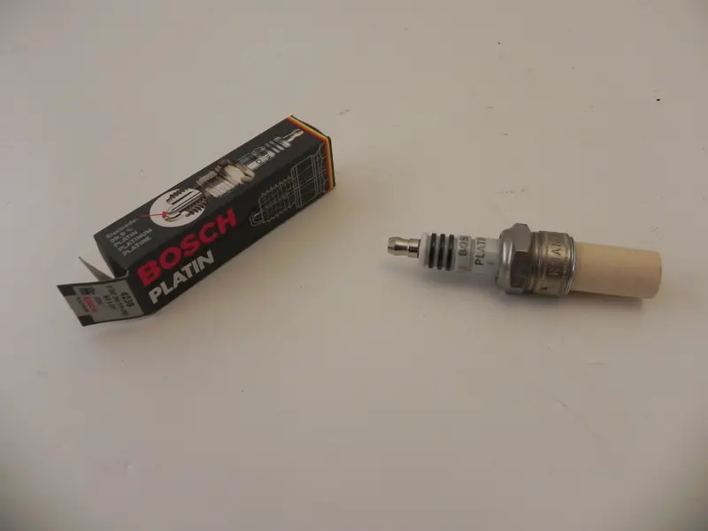 (New) 944 Bosch Wr5dp4 Platinum Plus Spark Plug - 1990 1