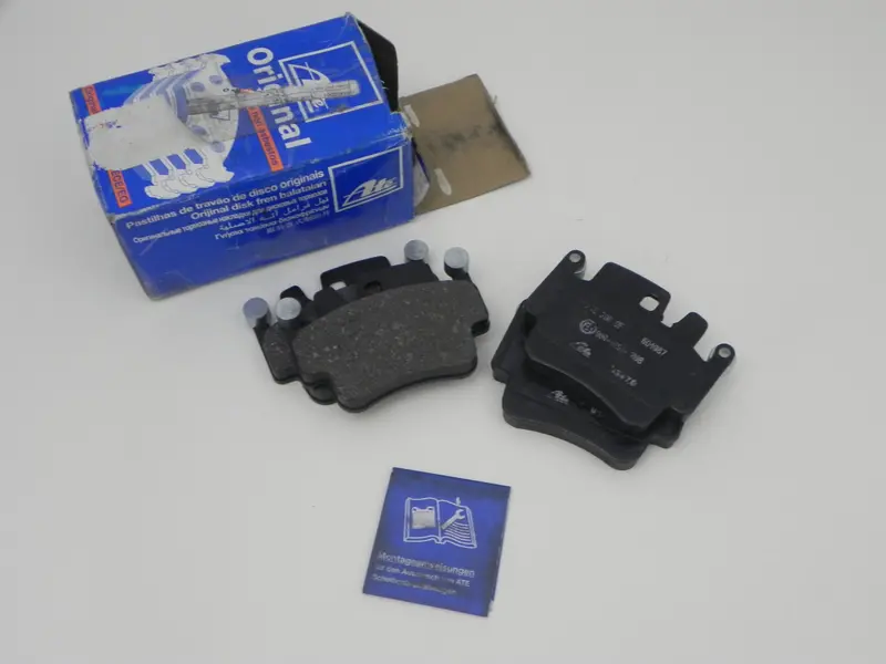 (New) 996/997 Rear Brake Pad Set - 2001-08 1