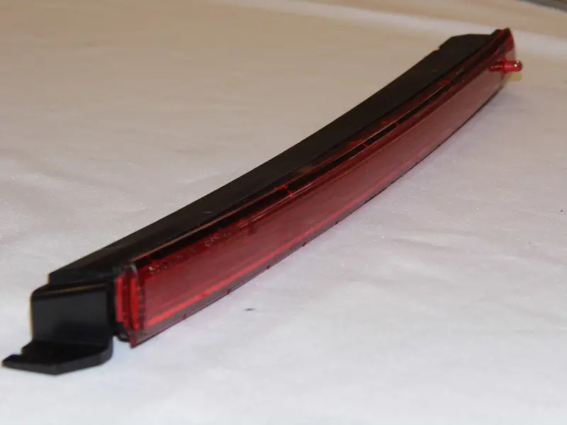(New) Cayenne Center High Mount Stop Light 2003-10 1