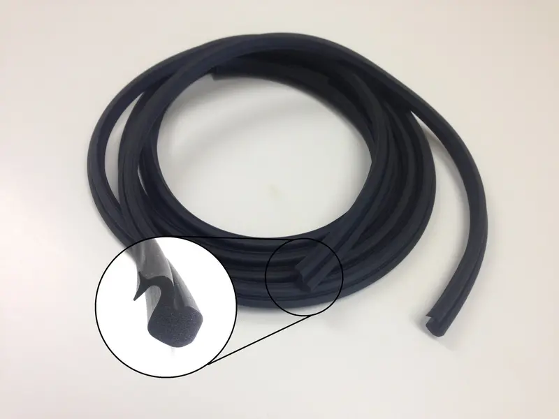 (New) Early Flat Style Targa Door Seal Pair - 1965-73 1