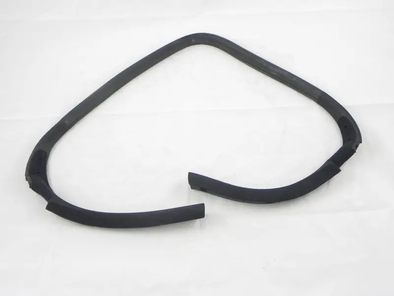 (New) Front Of Roll Bar Targa Top Seal - 1965-69 1