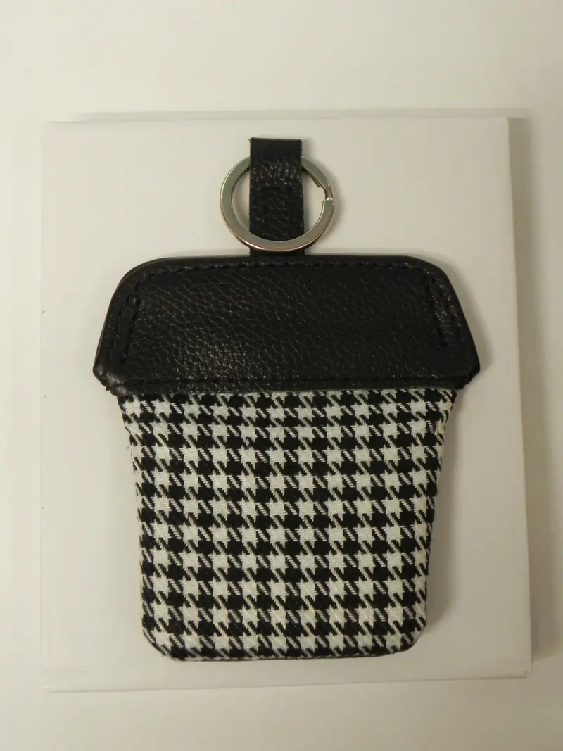 (New) Houndstooth Pepita Key Pouch 1