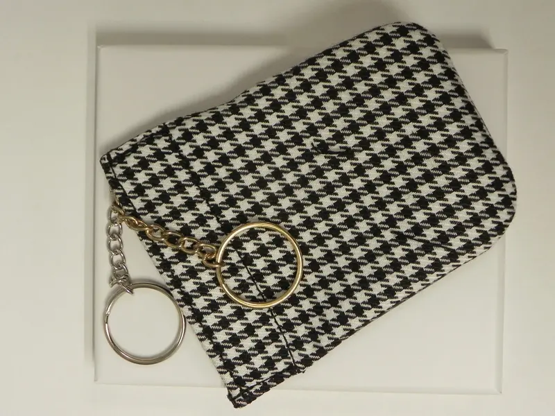 (New) Houndstooth Pepita Key Pouch 1