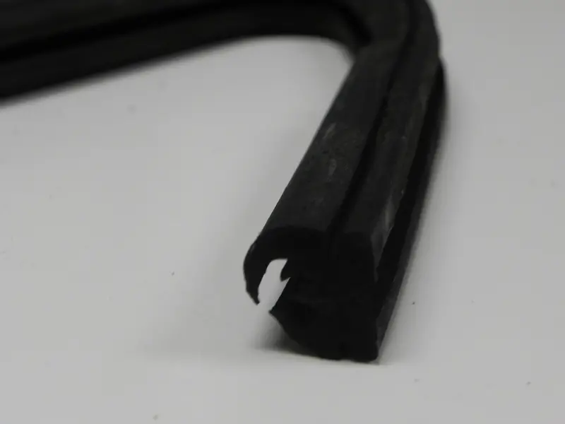 (New) Left Cabriolet Or Karmann Hardtop Vent Window Seal - 1958-65 2