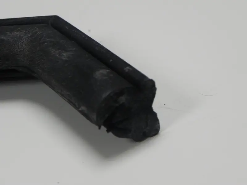 (New) Right Cabriolet Or Karmann Hardtop Vent Window Seal - 1958-65 2