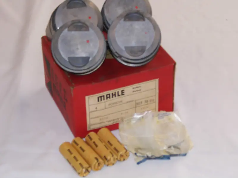 (Nos) 356 B/C Piston Set 1959-65 1