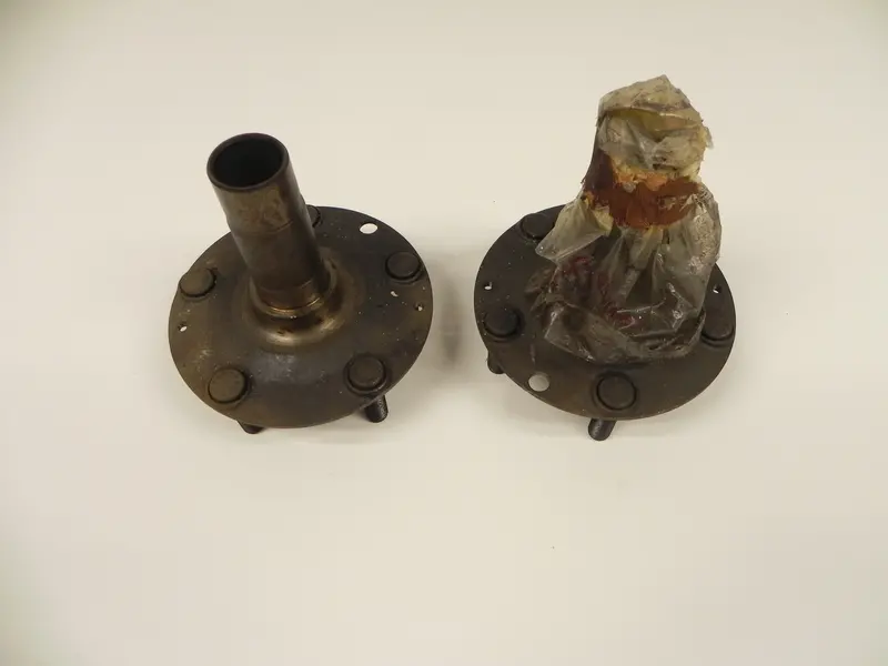 (Nos) 911/912 Rear Wheel Hub W/ Studs - 1965-68 1