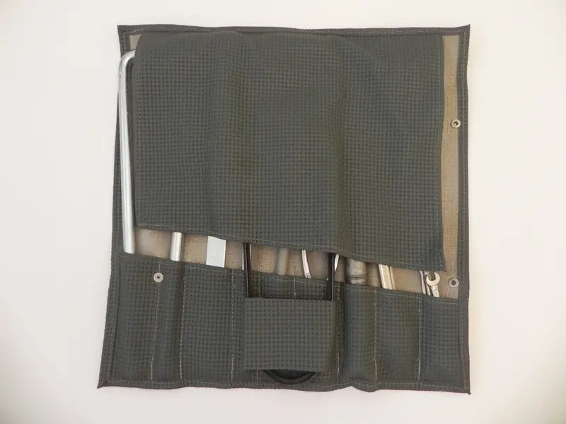 (Nos) 911/930 Gray Basket Weave Tool Kit - 1975-78 2