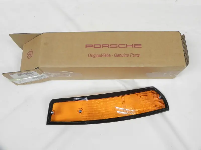 (Nos) 911 Bosch Right Front Us Turn Signal Lens With Black Trim - 1973 1