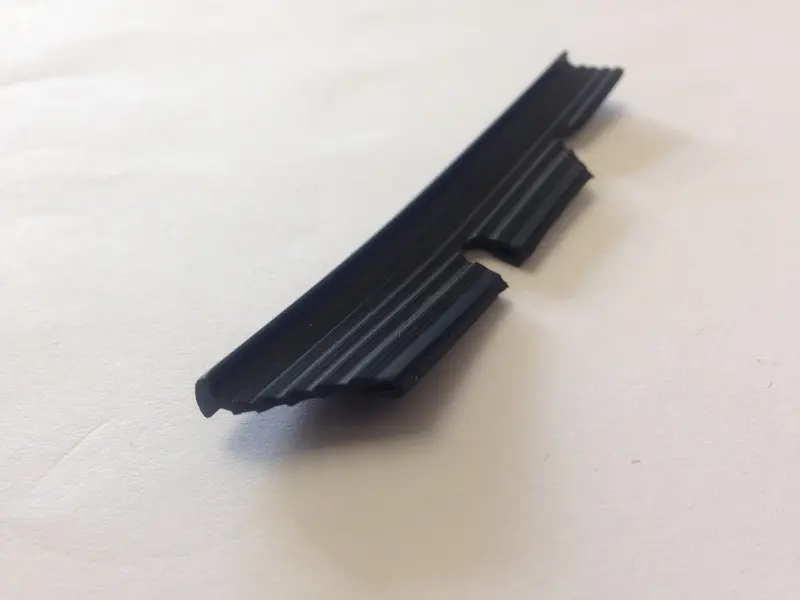 (Nos) 914 Right Side Engine Lid Grille Seal 2