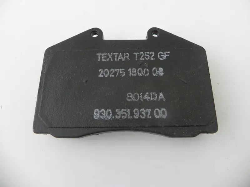(Nos) 930 Brake Pads 1978-88 1