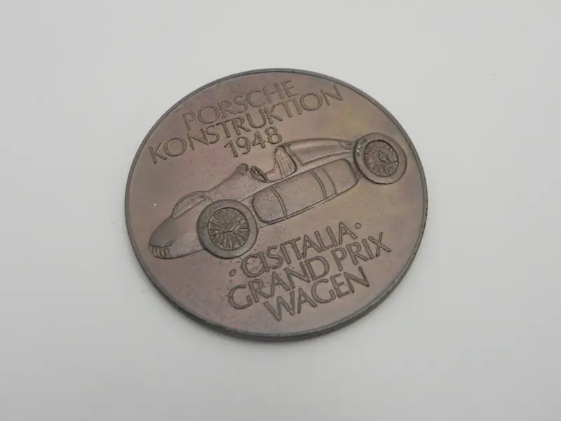 (Nos) Vintage Calendar Coin 'Cisitalia Grand Prix Wagen' 1