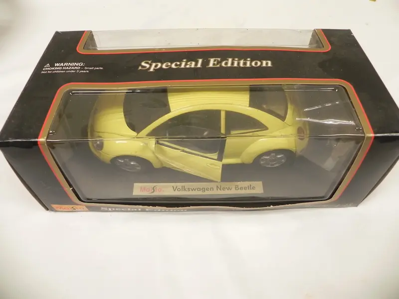 (Nos) Volkswagen New Beetle Special Edition 1:18 Scale Model 1