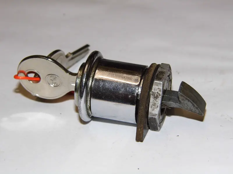 (Original) 356 A/B Glove Box Lock With 2 Keys - 1955-63 2