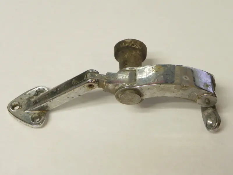 (Original) 356 Quarter Window Latch Left - 1950-65 1