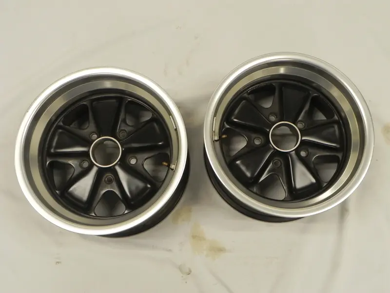 (Original) 911/930 Pair Of Used Fuchs Wheels 8J X 15 - 1974-89 1